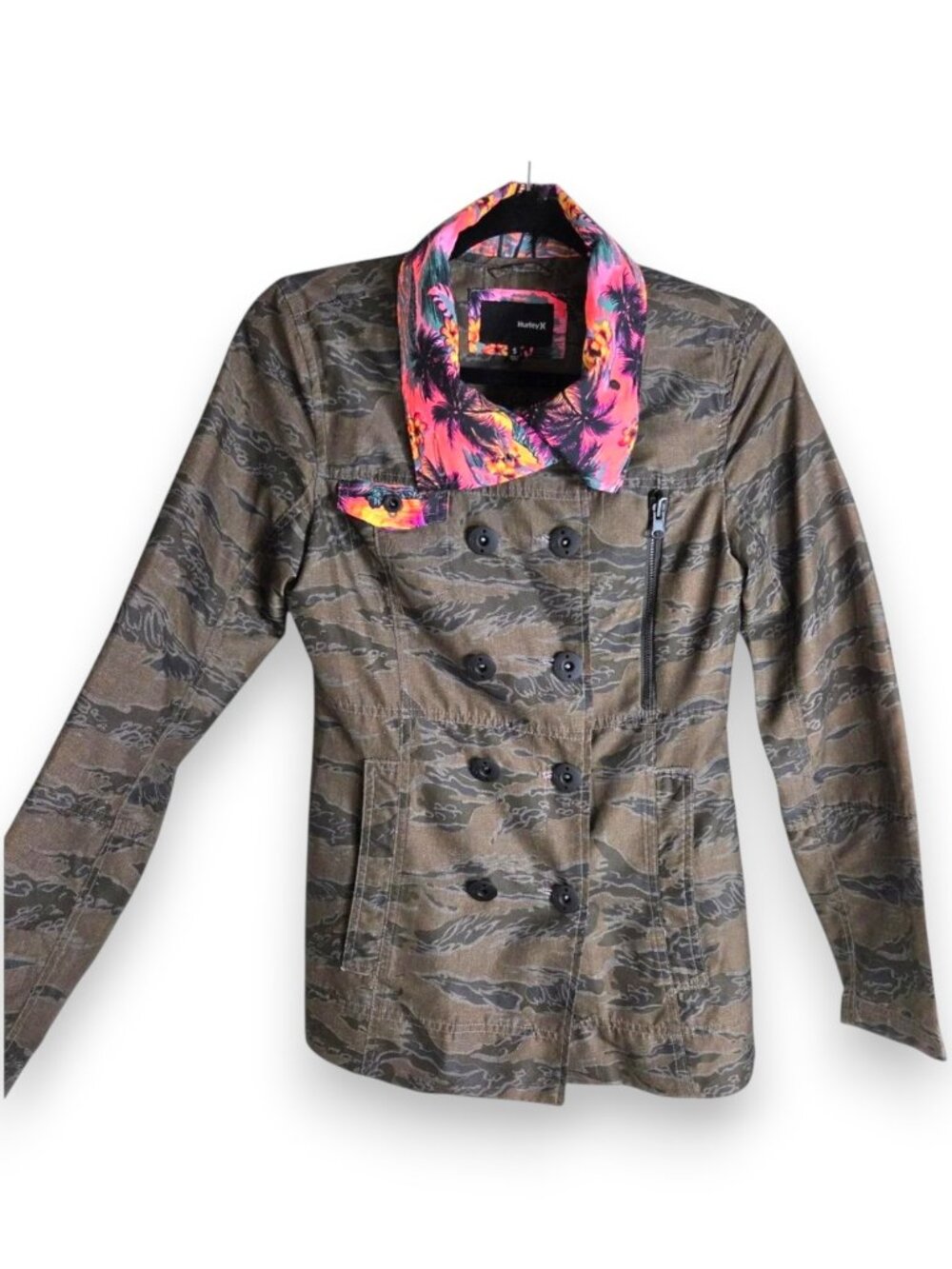 Hurley Camo Lightweight Utility Jacket With Colorful Tropical Trim Size Small - Picture 2 of 16